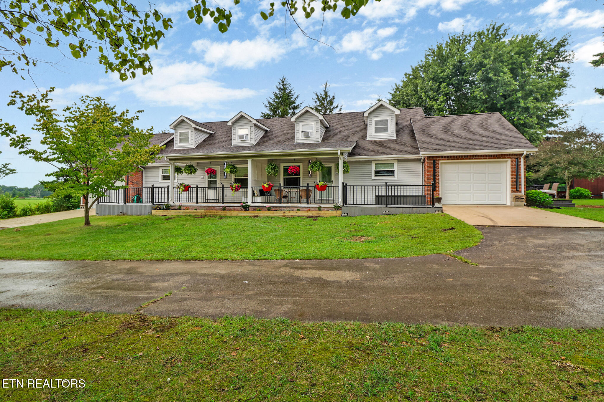 851 Highland Lane