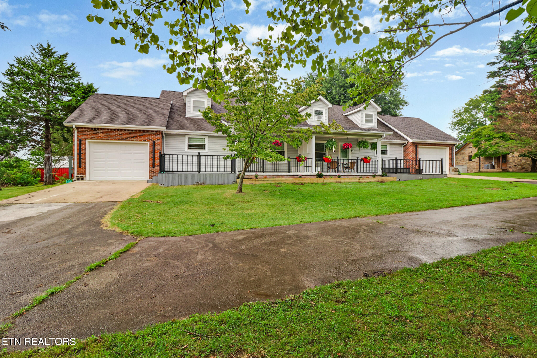 851 Highland Lane