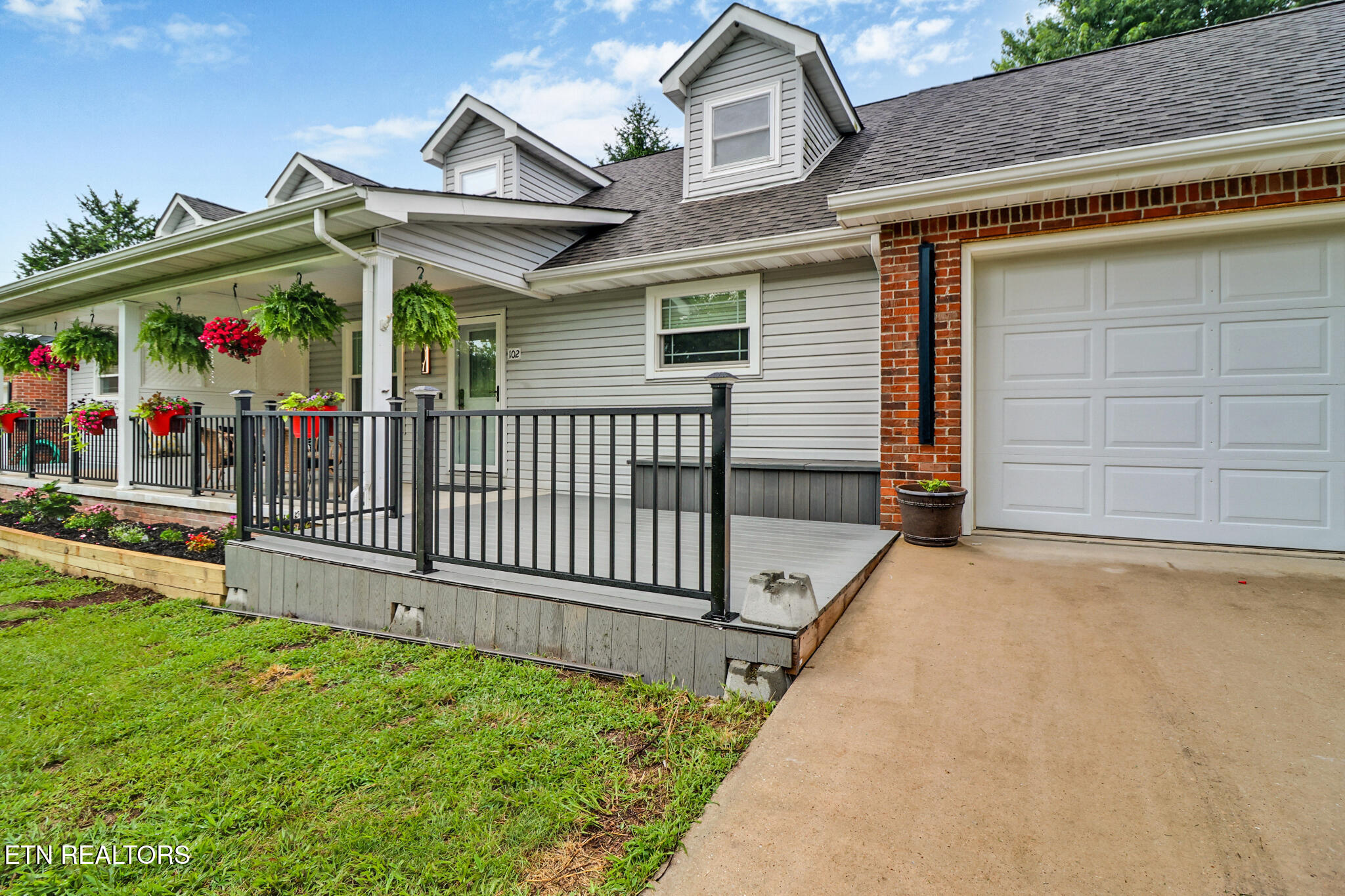 851 Highland Lane