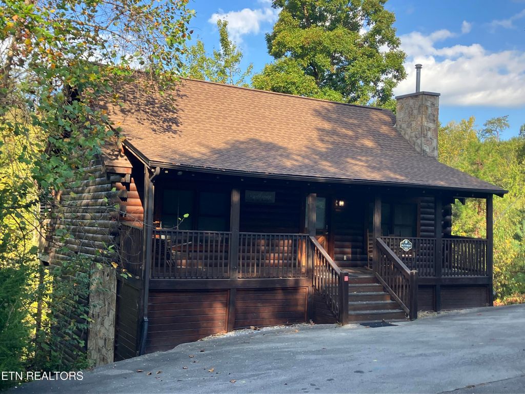 Photo of 719 Golden Eagle Way, Pigeon Forge, TN 37863 (MLS # 1318297)