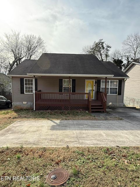 Photo of 142 Woodlawn Pike, Knoxville, TN 37920 (MLS # 1325962)