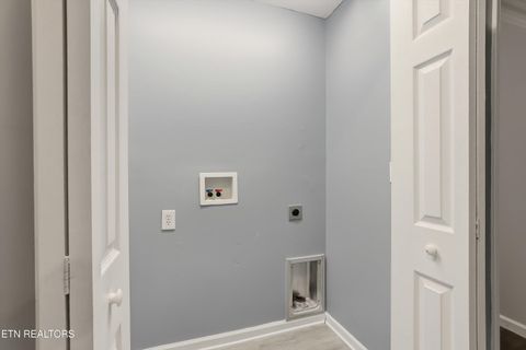 Tiny photo for 142 Woodlawn Pike, Knoxville, TN 37920 (MLS # 1325962)