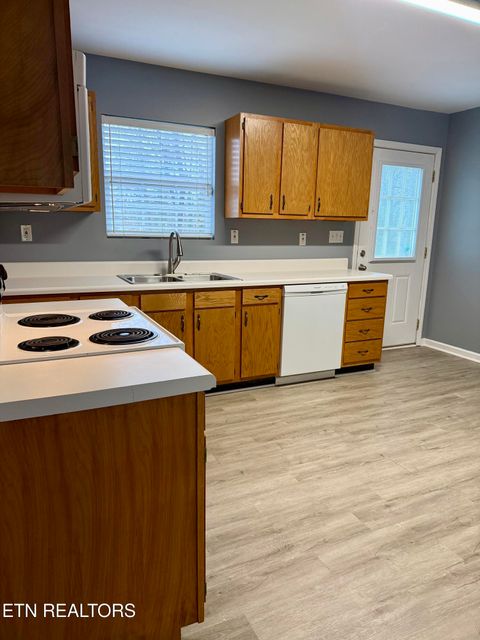 Tiny photo for 142 Woodlawn Pike, Knoxville, TN 37920 (MLS # 1325962)