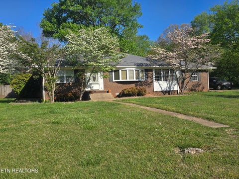 Photo of 1529 Scenic Drive, Maryville, TN 37803 (MLS # 1347971)