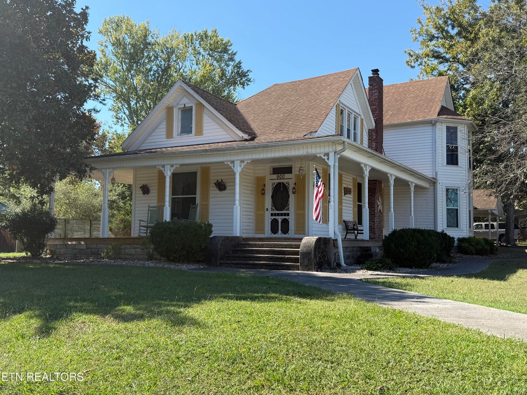 Photo of 900 Georgia Ave, Etowah, TN 37331 (MLS # 1358882)