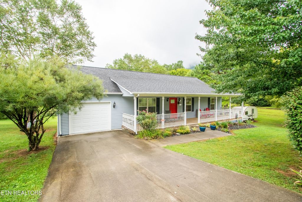 Photo of 205 Matthew Lane, LaFollette, TN 37766 (MLS # 1312900)