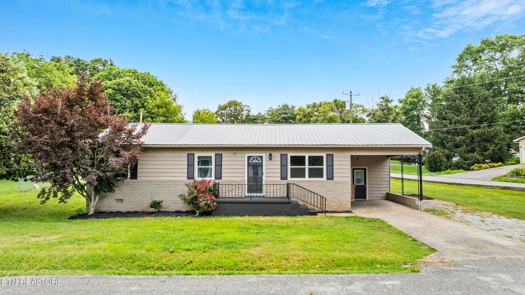 Photo of 224 Meadow Lane, Sweetwater, TN 37874 (MLS # 1304916)