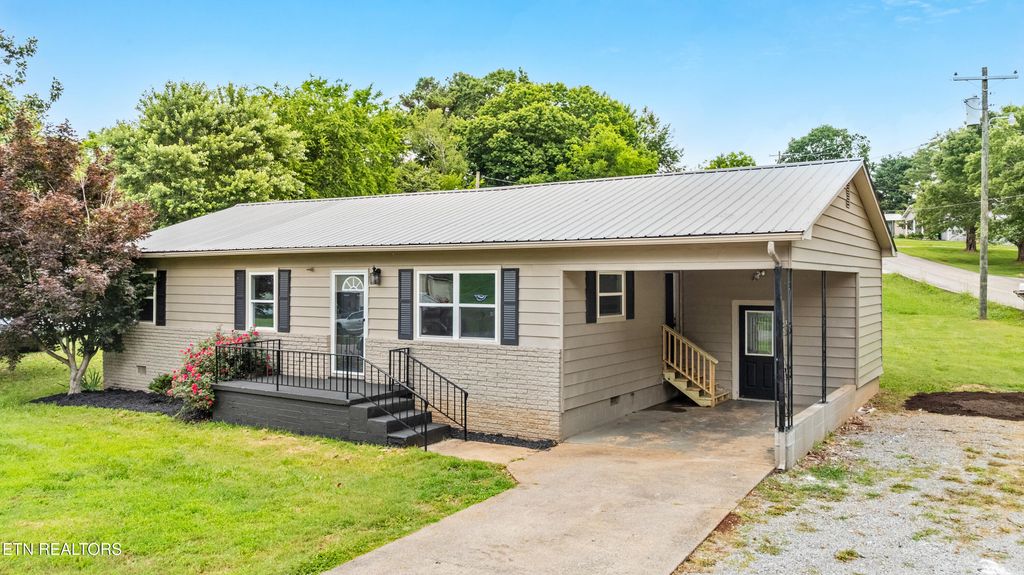 Photo of 224 Meadow Lane, Sweetwater, TN 37874 (MLS # 1304916)