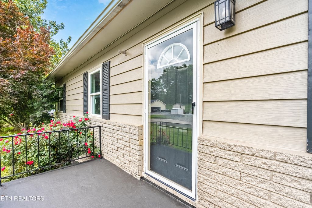 Photo of 224 Meadow Lane, Sweetwater, TN 37874 (MLS # 1304916)