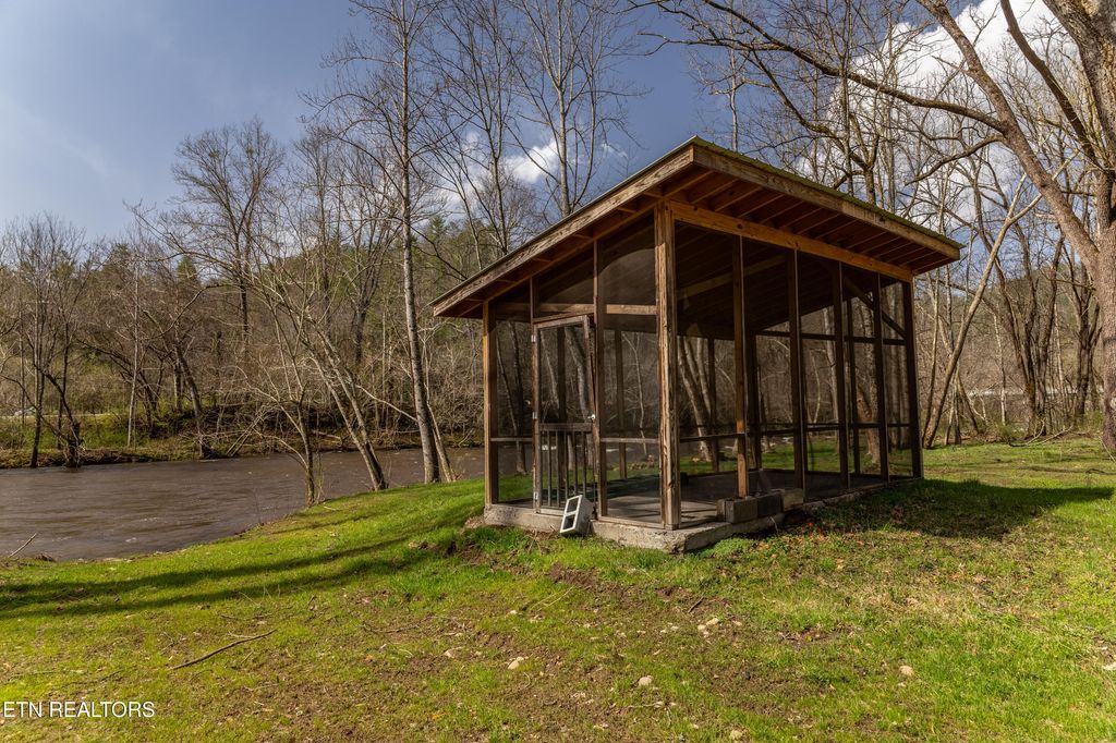Photo of 248 Cameron Rd, Townsend, TN 37882 (MLS # 1293607)