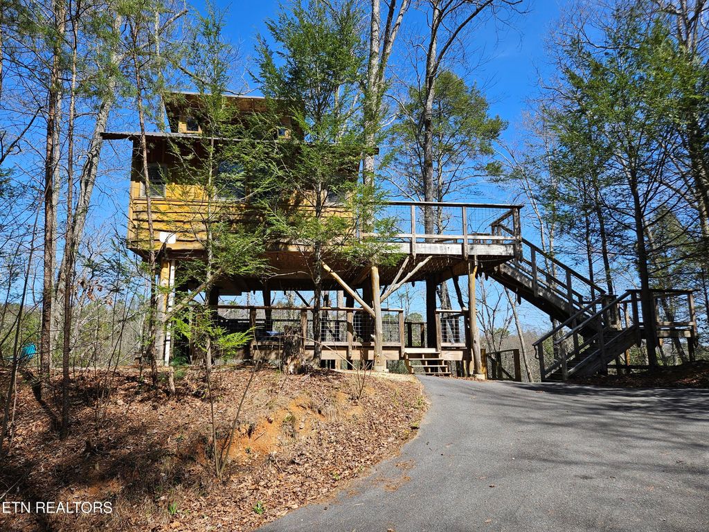 Photo of 1233 Secona Way, Sevierville, TN 37876 (MLS # 1332777)