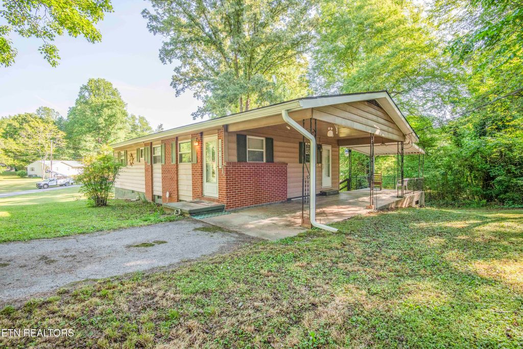 Photo of 136 Mimosa Ave, Rockwood, TN 37854 (MLS # 1341484)