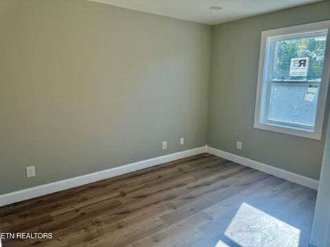 Tiny photo for 122 OPAL St, Tazewell, TN 37879 (MLS # 1318858)