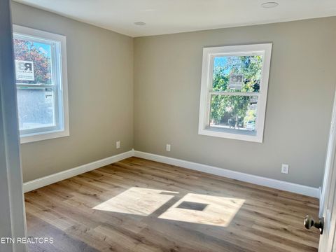 Tiny photo for 122 OPAL St, Tazewell, TN 37879 (MLS # 1318858)