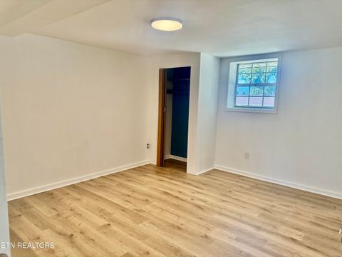 Tiny photo for 122 OPAL St, Tazewell, TN 37879 (MLS # 1318858)