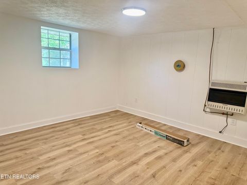 Tiny photo for 122 OPAL St, Tazewell, TN 37879 (MLS # 1318858)