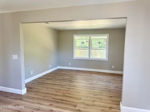 Tiny photo for 122 OPAL St, Tazewell, TN 37879 (MLS # 1318858)