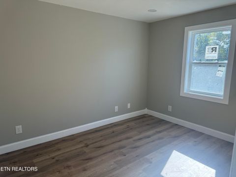 Tiny photo for 122 OPAL St, Tazewell, TN 37879 (MLS # 1318858)