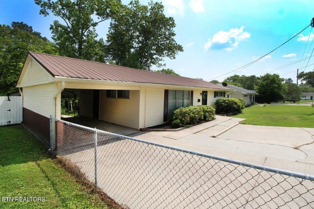 Photo of 119 Briar Rd, Oak Ridge, TN 37830 (MLS # 1334378)