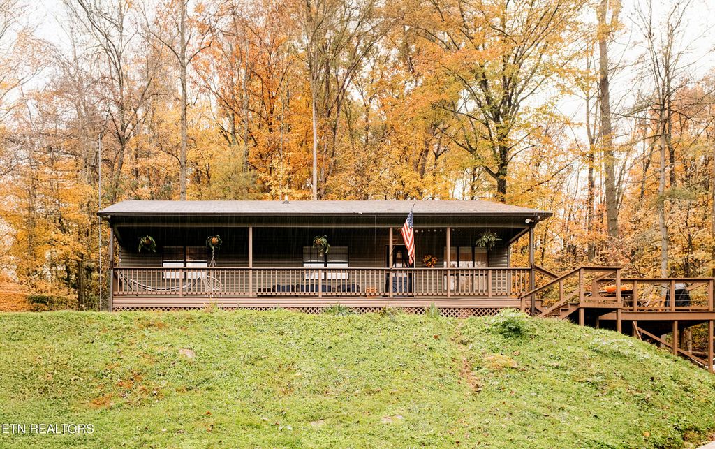 Photo of 455 Back Valley Rd, Oliver Springs, TN 37840 (MLS # 1320785)