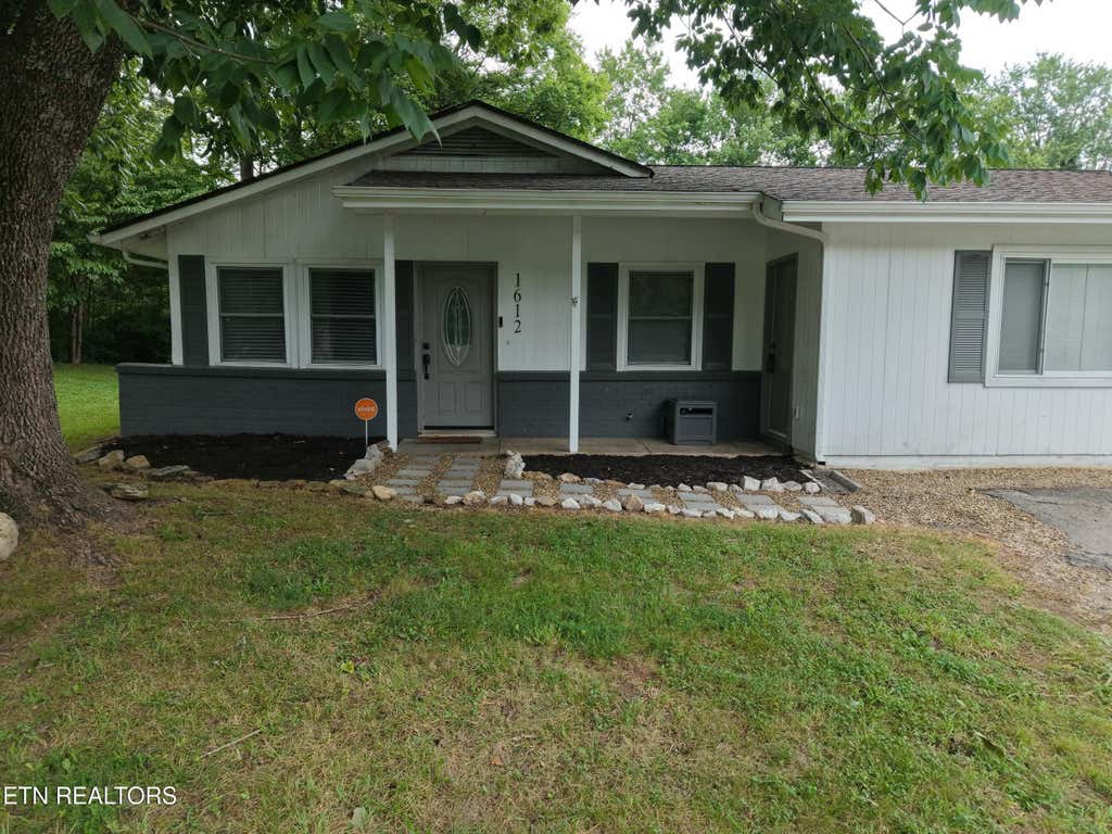 Photo of 1612 Bradshaw Garden Rd, Knoxville, TN 37912 (MLS # 1350942)