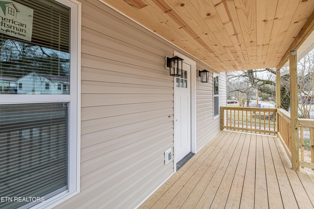 Photo of 131 Lancaster Rd, Oak Ridge, TN 37830 (MLS # 1329664)