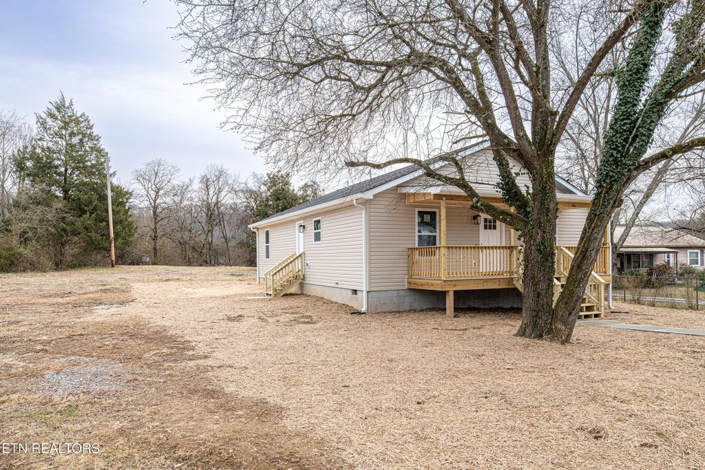 Photo of 131 Lancaster Rd, Oak Ridge, TN 37830 (MLS # 1329664)