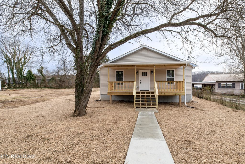 Photo of 131 Lancaster Rd, Oak Ridge, TN 37830 (MLS # 1329664)