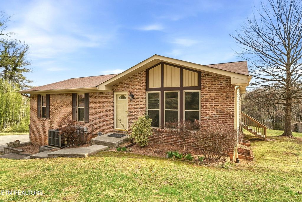 Photo of 103 Middlebury Rd, Oak Ridge, TN 37830 (MLS # 1331761)