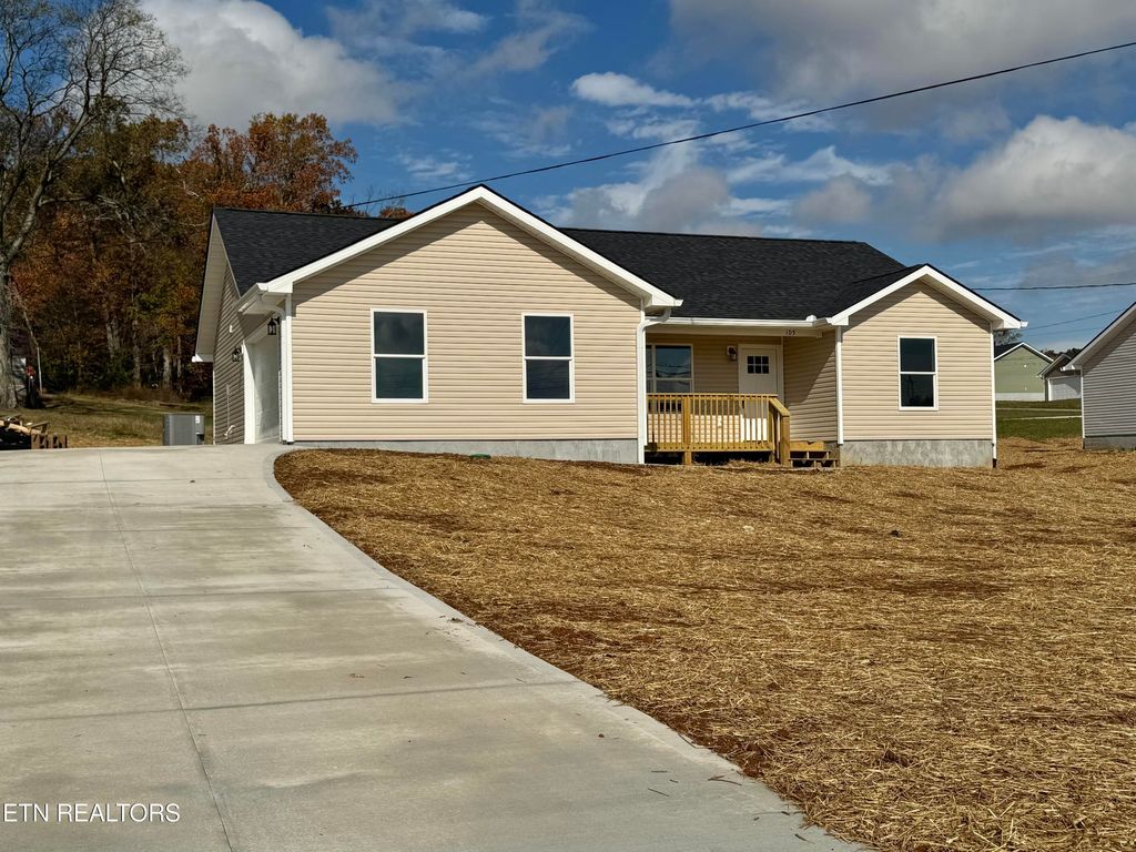 Photo of 105 Anderson Rd, Sweetwater, TN 37874 (MLS # 1317172)
