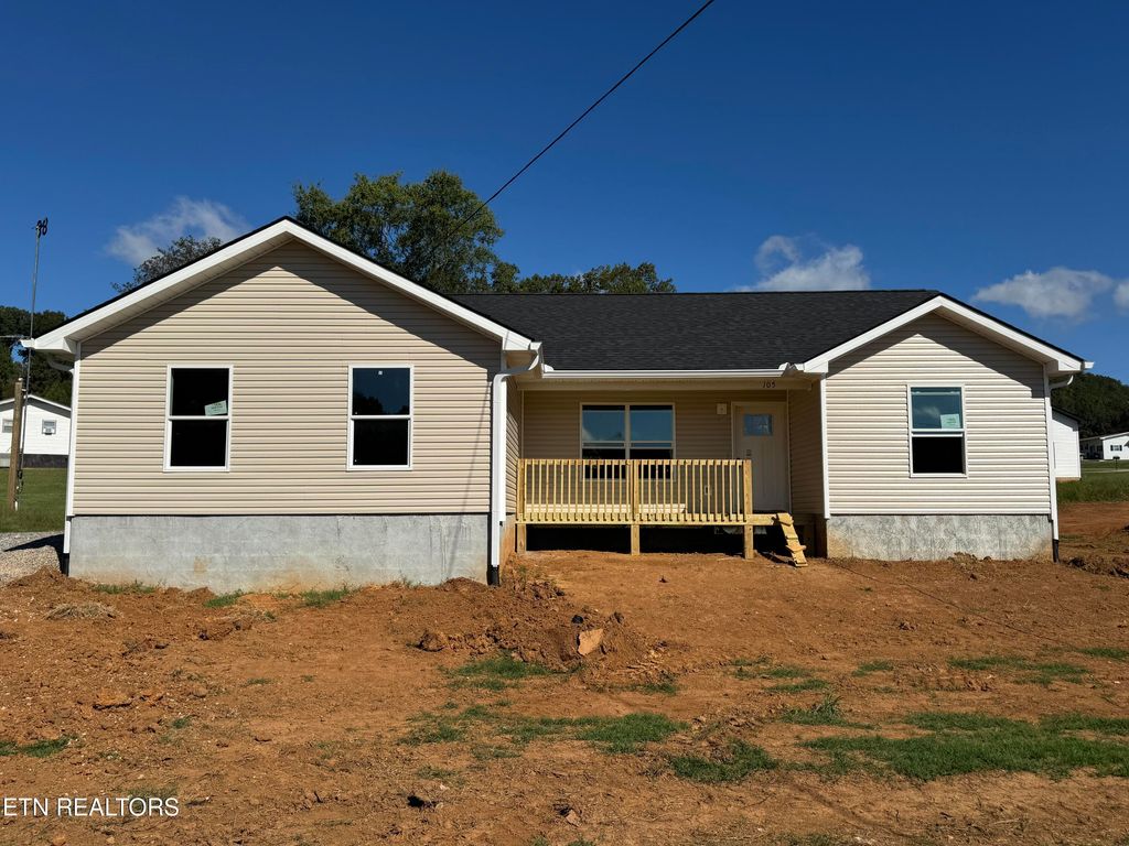 Photo of 105 Anderson Rd, Sweetwater, TN 37874 (MLS # 1317172)