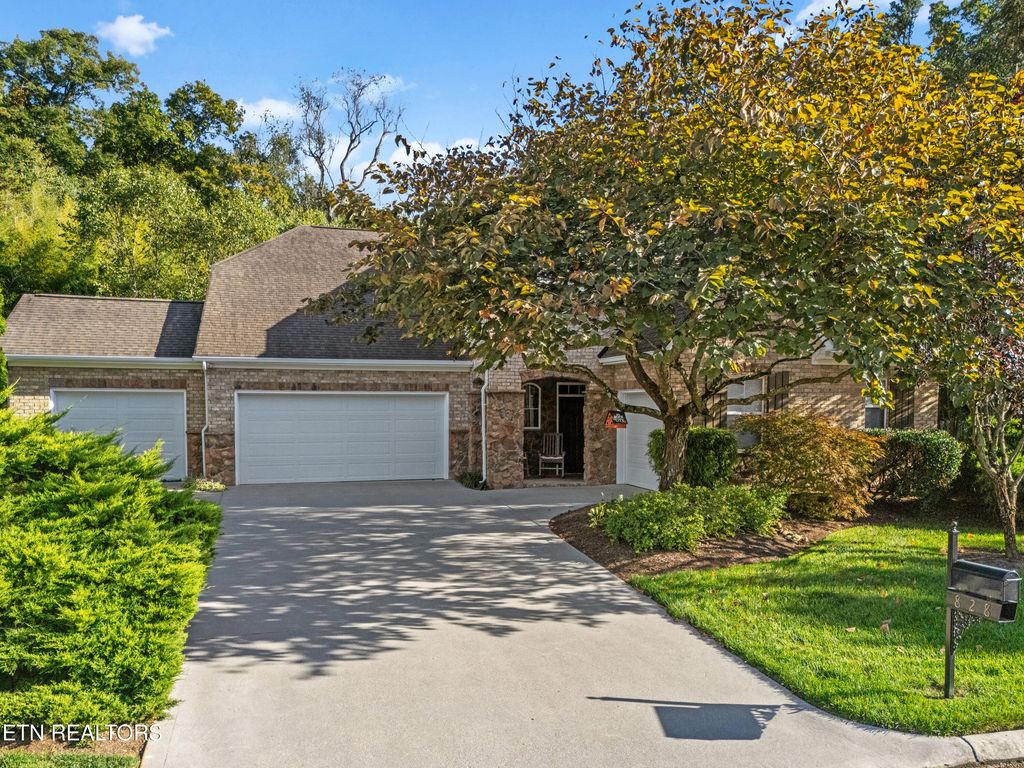 Photo of 828 Clover Fields Lane, Knoxville, TN 37932 (MLS # 1317364)