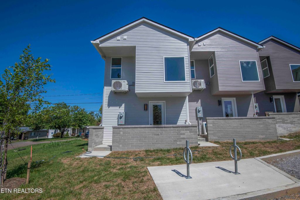 Photo of 2330 NE Money Place Place, Knoxville, TN 37917 (MLS # 1325626)