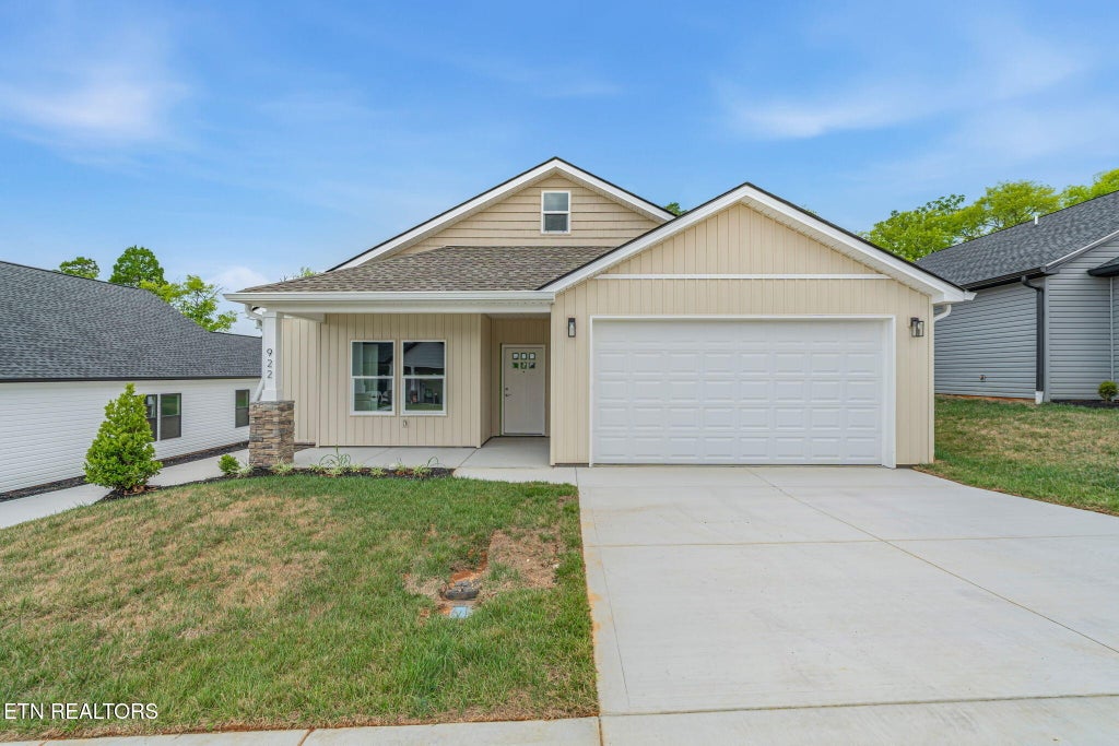 Photo of 922 Stratford Ave, Sweetwater, TN 37874 (MLS # 1346830)