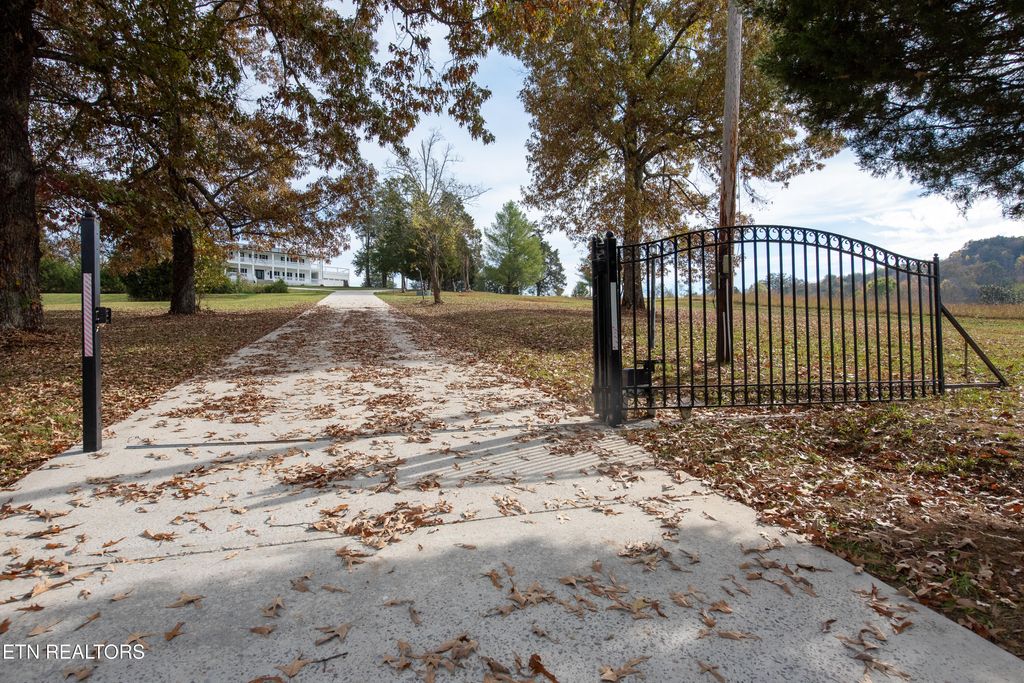 Photo of 615 River Rd, Kingston, TN 37763 (MLS # 1282049)