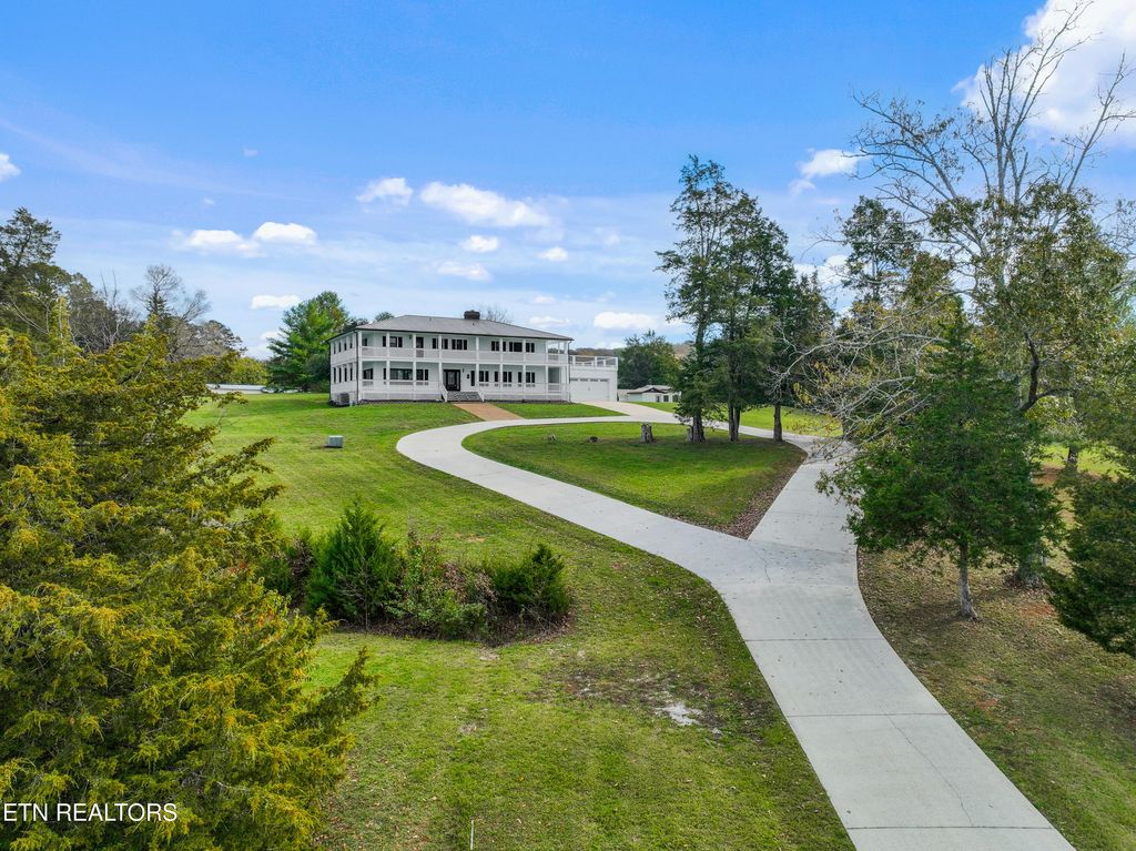 Photo of 615 River Rd, Kingston, TN 37763 (MLS # 1282049)