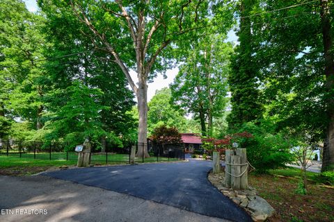 Photo of 817 Lakewood Drive, Jefferson City, TN 37760 (MLS # 1343128)