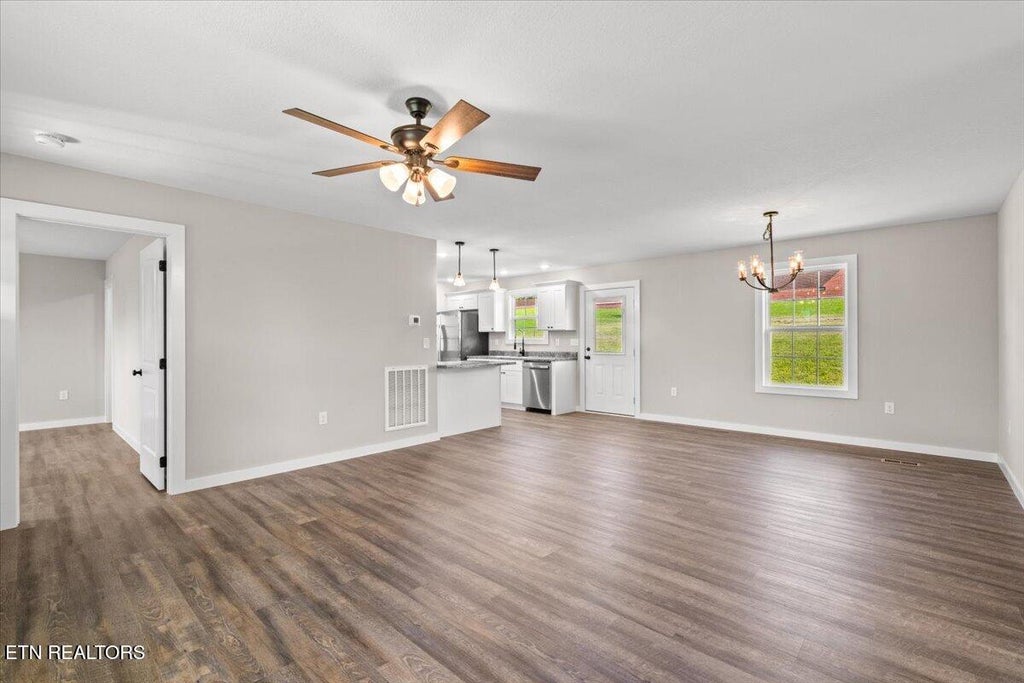 Photo of 1822 Loop Rd, LaFollette, TN 37766 (MLS # 1353450)