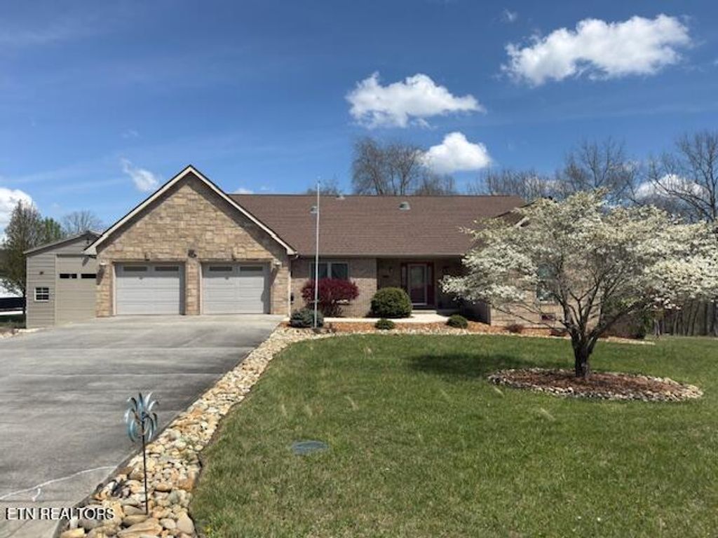 Photo of 459 Woodgate Drive, Crossville, TN 38571 (MLS # 1336038)