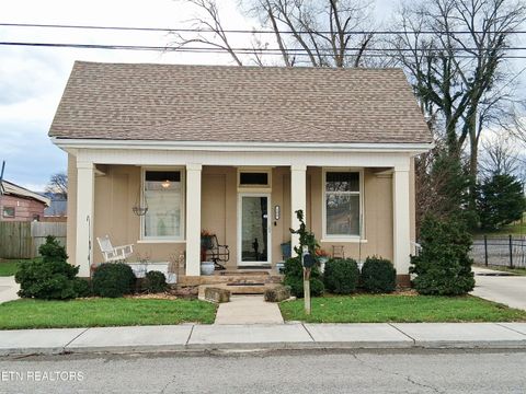 Photo of 106 Villa St, McMinnville, TN 37110 (MLS # 1331473)