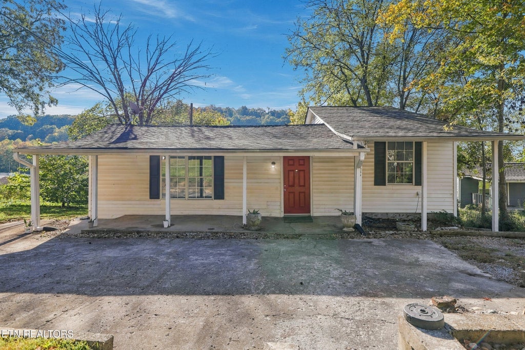 Photo of 2646 Greenway Drive, Knoxville, TN 37918 (MLS # 1360583)