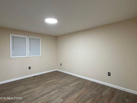 Tiny photo for 717 Cherry St, LaFollette, TN 37766 (MLS # 1334813)