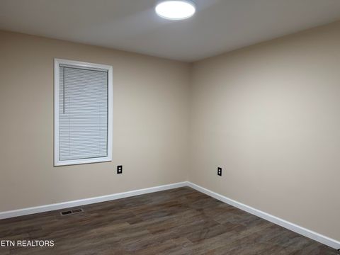 Tiny photo for 717 Cherry St, LaFollette, TN 37766 (MLS # 1334813)