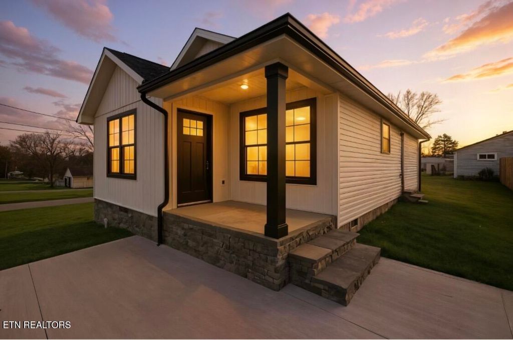 Photo of FULKERSON St, Tazewell, TN 37879 (MLS # 1310989)