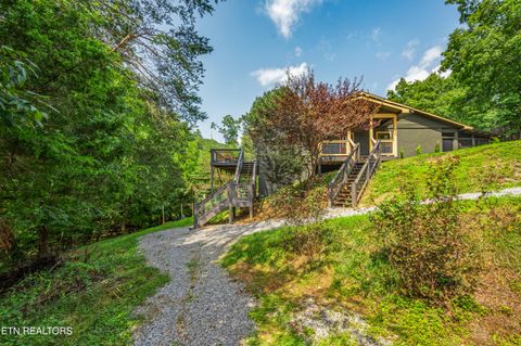 Photo of 835 Lee Circle, Pigeon Forge, TN 37862 (MLS # 1335615)