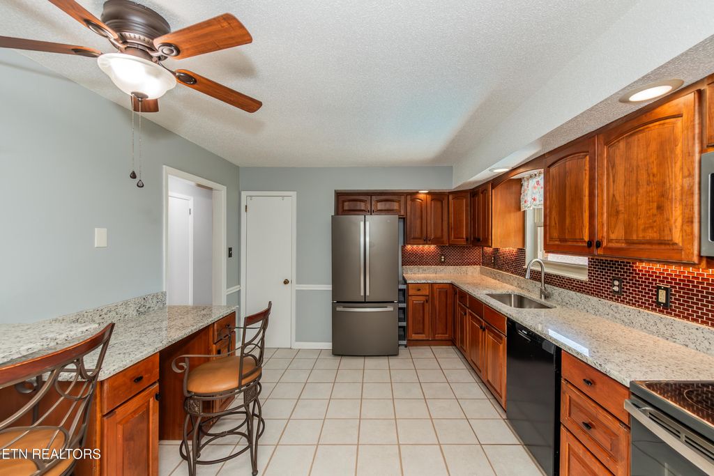 Photo of 7341 Glastonbury Rd, Knoxville, TN 37931 (MLS # 1337399)