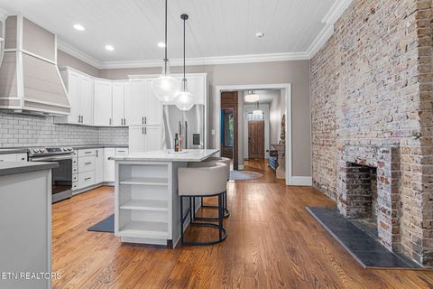 Tiny photo for 105 W 5Th Ave, Knoxville, TN 37917 (MLS # 1335770)