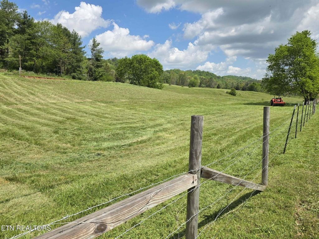 Photo of 155 Anderson Rd, Sweetwater, TN 37874 (MLS # 1337546)