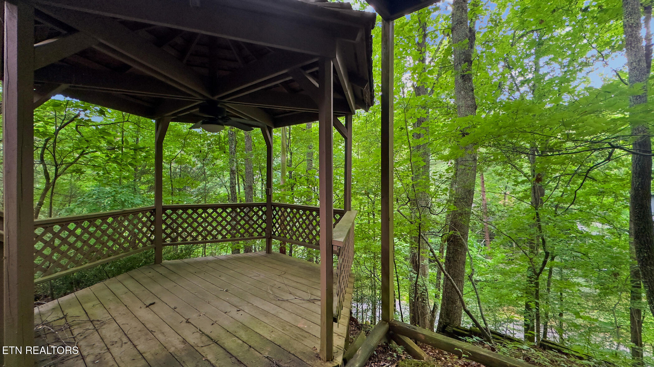 413 Hickory Tree Hollow Rd