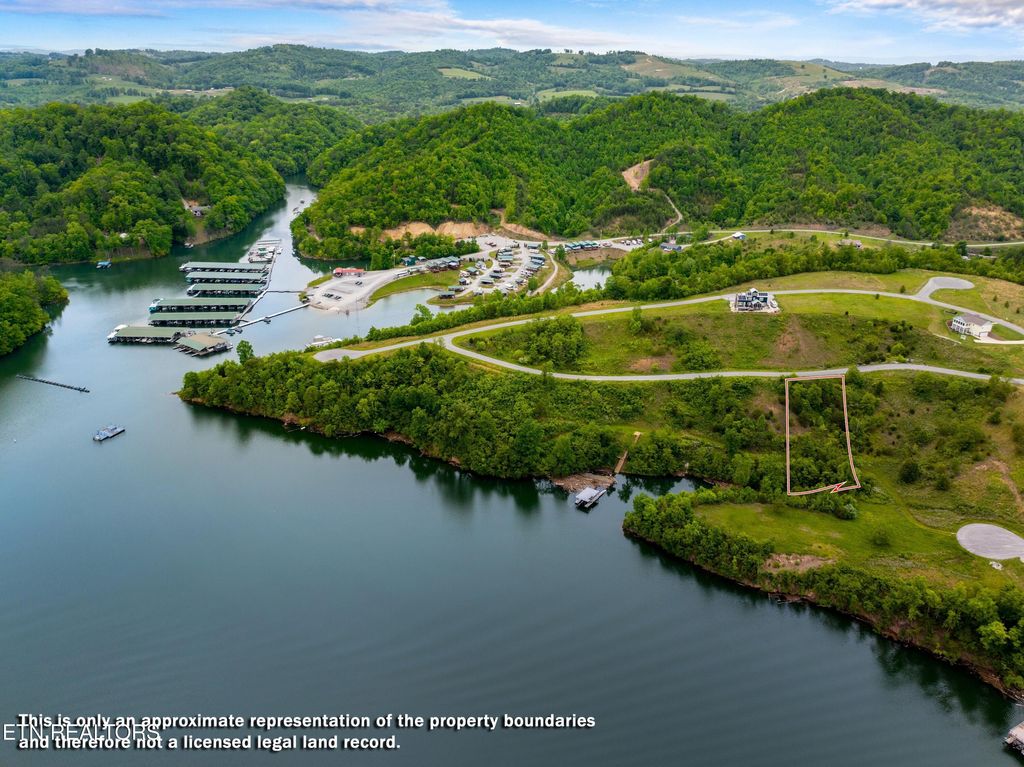 Photo of 11 Longshore Drive, Tazewell, TN 37879 (MLS # 1300494)